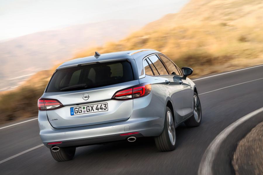  Opel Astra Sports Tourer 2016 года  (фото 12 из 14)